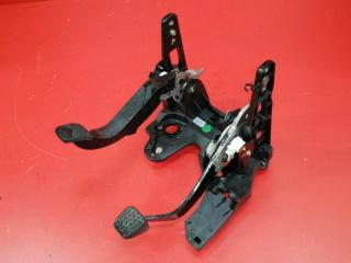 Фото запчасти педальный узел Chevrolet Cruze 2010 Б/У запчасть Запчасть педальный узел Chevrolet Cruze 2010