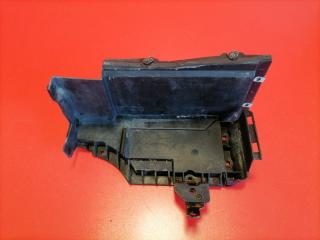 Фото запчасти площадка под аккумулятор Cadillac SRX 2006 Б/У запчасть Запчасть площадка под аккумулятор Cadillac SRX 2006