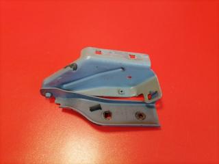 Фото запчасти петля капота правая Cadillac SRX 2006 Б/У запчасть Запчасть петля капота правая Cadillac SRX 2006