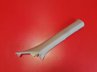 Запчасть накладка стойки кузова верхняя передняя правая Haval F7 2021