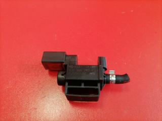 Запчасть вакуумный клапан Audi A4 2009