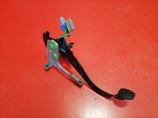 Педаль сцепления Renault Duster 2012