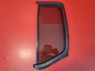 Стекло двери неопускное заднее левое Nissan Navara 2008