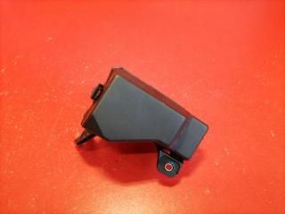 Блок предохранителей подкапотный Toyota Avensis 2005