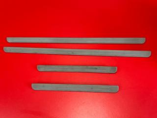 Запчасть накладка порога внутренняя Infiniti QX56 2005