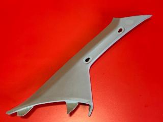 Запчасть накладка стойки кузова верхняя передняя правая Infiniti QX56 2005