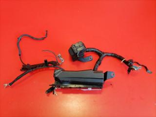 Блок предохранителей подкапотный Toyota Avensis 2005