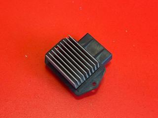 Запчасть резистор отопителя Toyota Avensis 2004