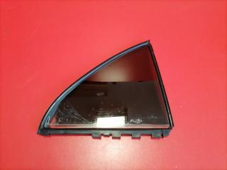 Стекло двери неопускное заднее правое Toyota Avensis 2004