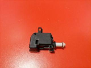 Фото запчасти актуатор замка лючка бака Skoda Octavia 2006 Б/У запчасть Запчасть актуатор замка лючка бака Skoda Octavia 2006