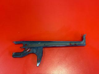 Планка замка капота Toyota Corolla 2003