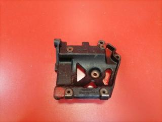 Фото запчасти кронштейн компрессора кондиционера Mitsubishi Pajero Sport 2000 Б/У запчасть Запчасть кронштейн компрессора кондиционера Mitsubishi Pajero Sport 2000