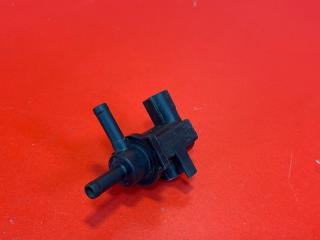 Запчасть вакуумный клапан Toyota Avensis 2003