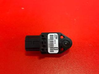 Запчасть датчик airbag Toyota Avensis 2003