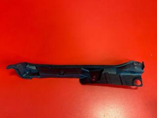 Запчасть пыльник крыла передний правый Toyota Avensis 2003