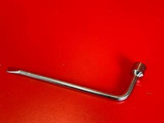 Ключ баллонный Toyota Avensis 2005