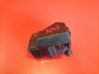 Блок предохранителей подкапотный Toyota Avensis 2005