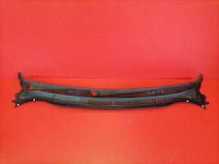 Запчасть жабо Toyota Avensis 2005