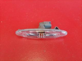 Запчасть повторитель поворота в крыло Toyota Camry 2006