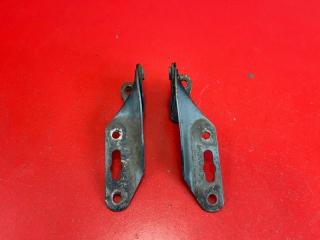 Фото запчасти петля капота Honda CR-V 1996 Б/У запчасть Запчасть петля капота Honda CR-V 1996