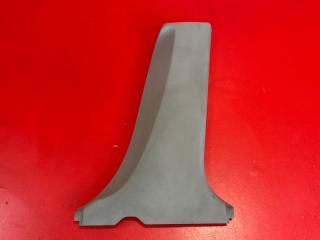 Запчасть накладка центральной стойки нижняя правая Toyota Camry 2008