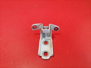 Фото запчасти петля двери нижняя задняя левая Chevrolet Cruze 2012 Б/У запчасть Запчасть петля двери нижняя задняя левая Chevrolet Cruze 2012