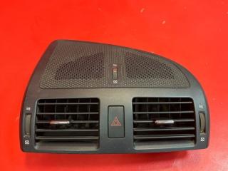 Дефлектор торпедо центральный Toyota Avensis 2009