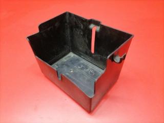 Подставка под аккумулятор Mitsubishi L200 2007