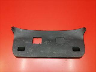 Обшивка двери багажника Toyota Corolla 2006