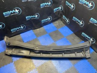 Решетка под дворники (Жабо) передняя Toyota Prius 2011