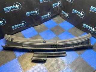 Решетка под дворники (Жабо) Toyota Raum