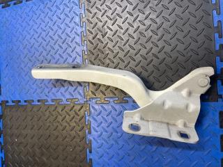 Петля капота передняя левая Nissan Dualis 2012