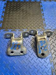 Запчасть петля двери передняя правая Toyota Raum