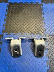 Петля двери передняя правая Nissan Stagea 2004