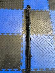 Запчасть клипса бампера заднего правая Toyota Corolla Axio 2009