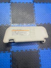 Запчасть козырек солнцезащитный правый Toyota Vitz 2008