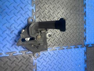 Запчасть замок капота передний Toyota Wish 2009