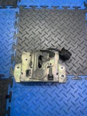 Запчасть замок капота передний Mitsubishi Outlander 2007