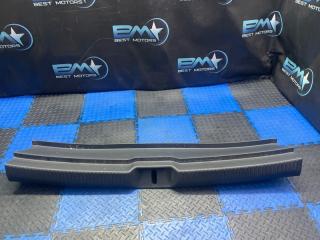 Запчасть накладка замка багажника задняя Toyota Wish 2008