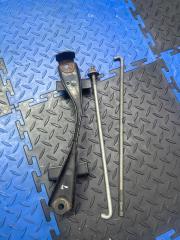 Запчасть крепление аккумулятора Toyota Raum