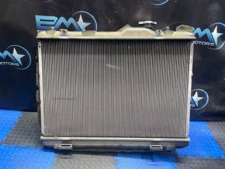 Радиатор охлаждения двигателя передний Suzuki Swift 2006