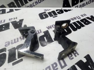 Петля дверная передняя правая AUDI A4 11.07.2011