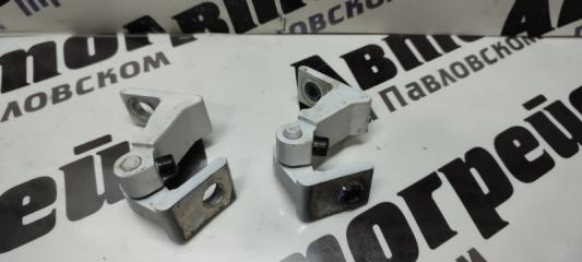 Петля дверная передняя правая AUDI Q5 07.09.2011