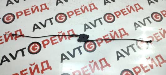 Тросик замка капота AUDI A6 18.04.2011