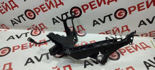 Кронштейн фары левый AUDI A4 13.06.2012