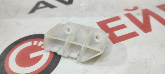 Крепление бампера заднее левое Nissan DUALIS 03.2009