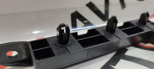 Крепление бампера переднее левое Colt Z25A Крепление бампера переднее левое Colt Z25A