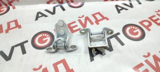 Запчасть петля дверная задняя правая Honda Odyssey