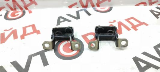 Фото запчасти крепление двери багажника Chevrolet Captiva 16.06.2011 контрактная запчасть Запчасть крепление двери багажника Chevrolet Captiva 16.06.2011