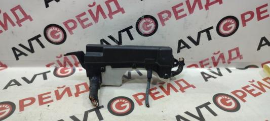 Блок предохранителей под капот Toyota Avensis 03.2008